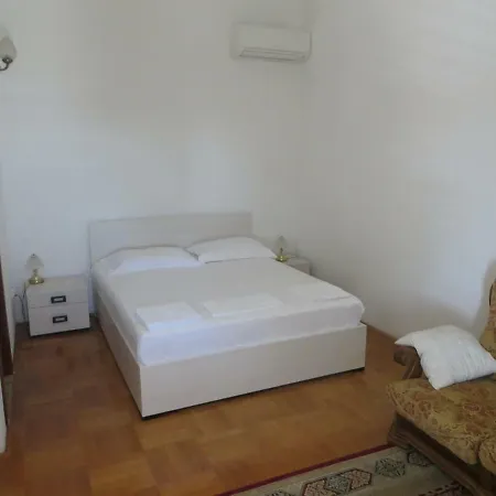 Apartments And Rooms Rogosic Hvar Town Buitenkant foto
