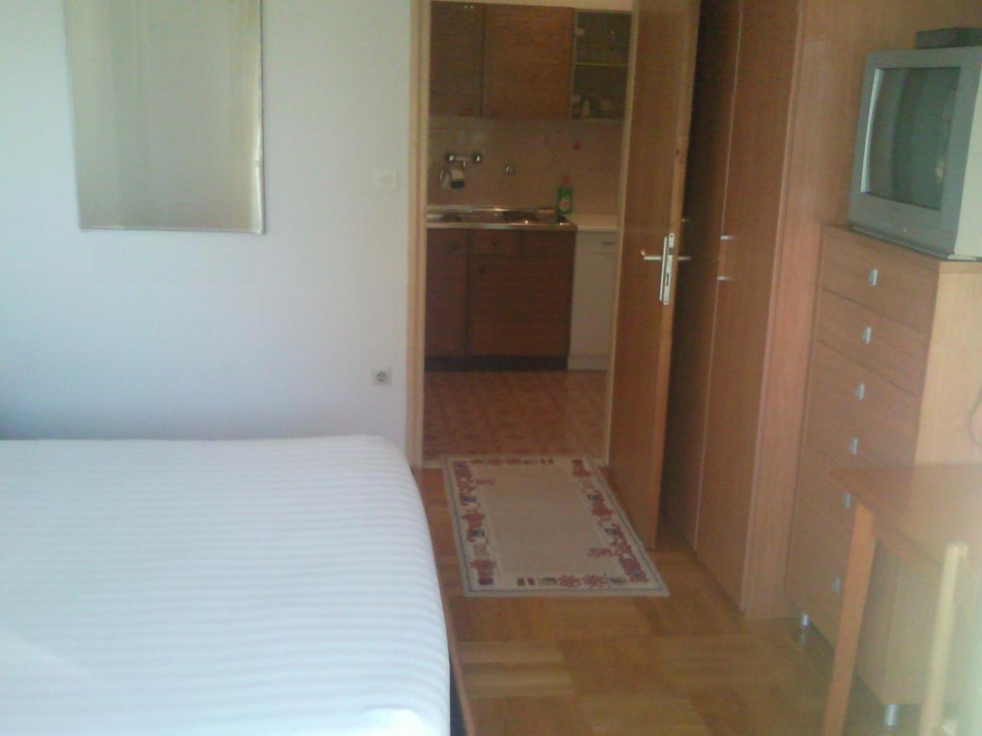 Apartmán And Rogosic *