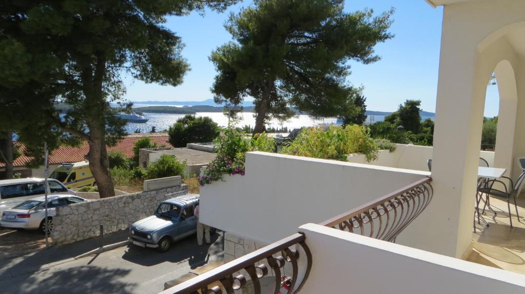 And Rogosic Apartma *