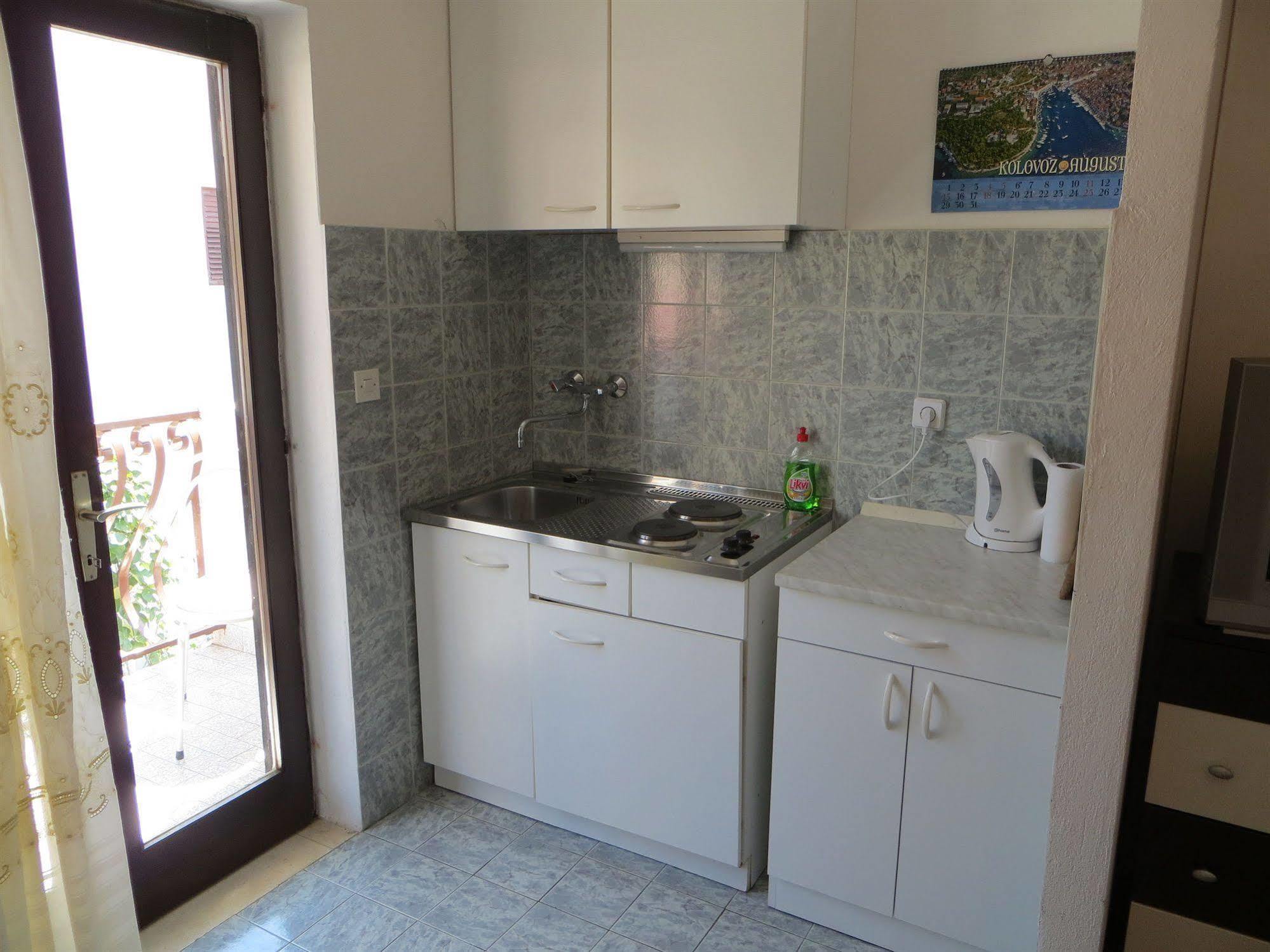 And Rogosic Apartma *