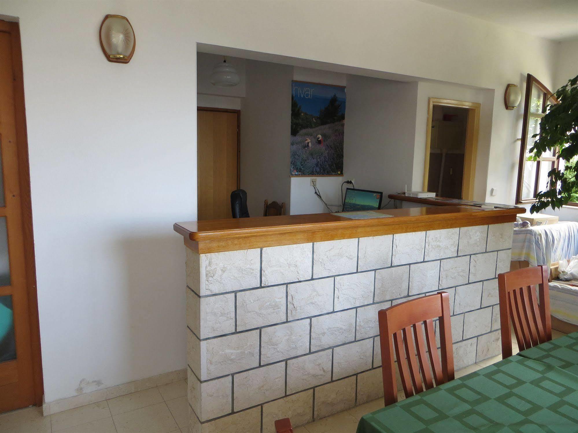 And Rogosic Apartma Hvar Town